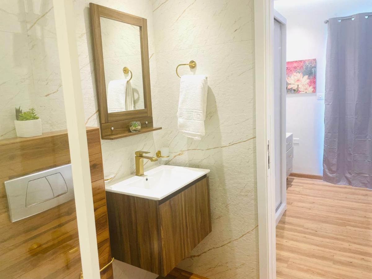 Diamond Plaza - 1br In Marina Apartment *